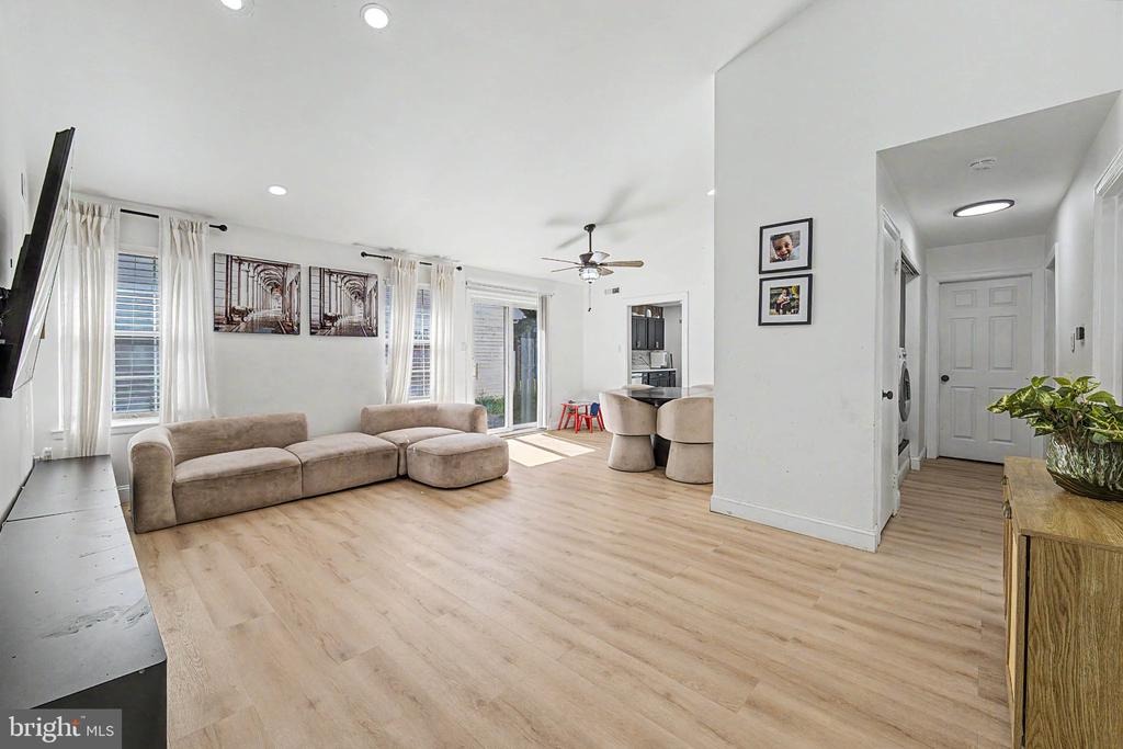 Osprey Ct, Galloway, NJ 08205