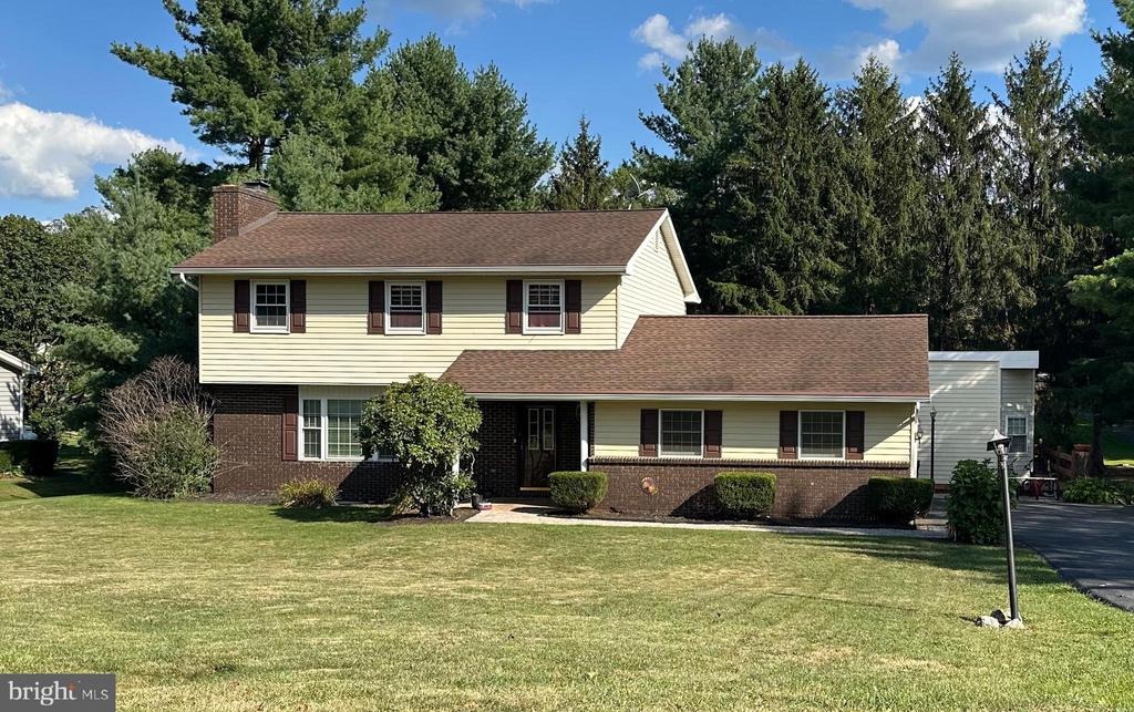 Maple Ln, Lebanon, PA 17042