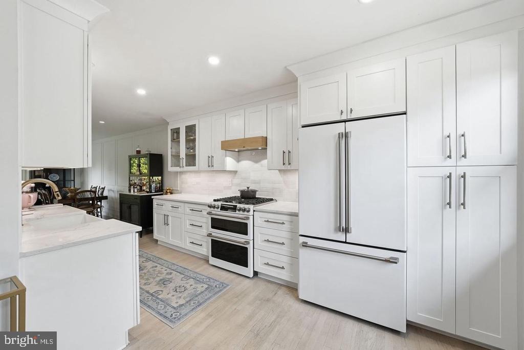 Golf Course Sq, Alexandria, VA 22307