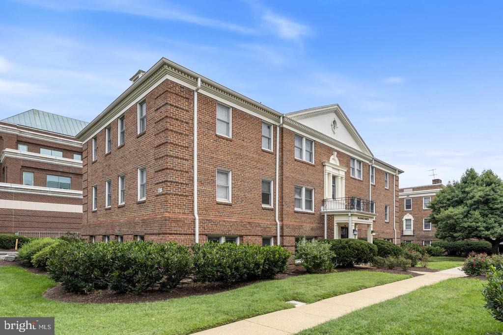 Washington St, Alexandria, VA 22314