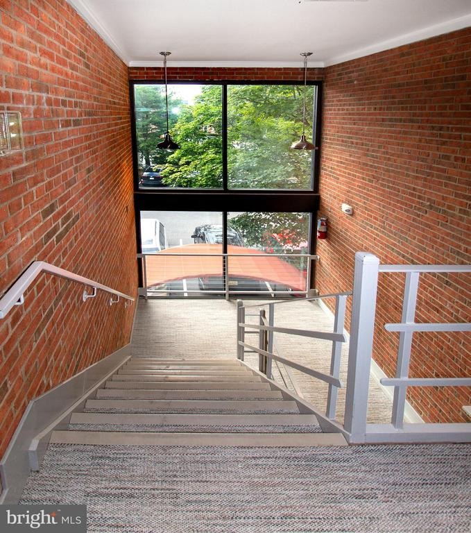28th St, Alexandria, VA 22302 #1
