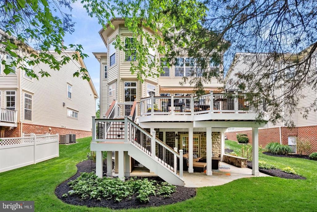 Chatelain Cir, Brambleton, VA 20148