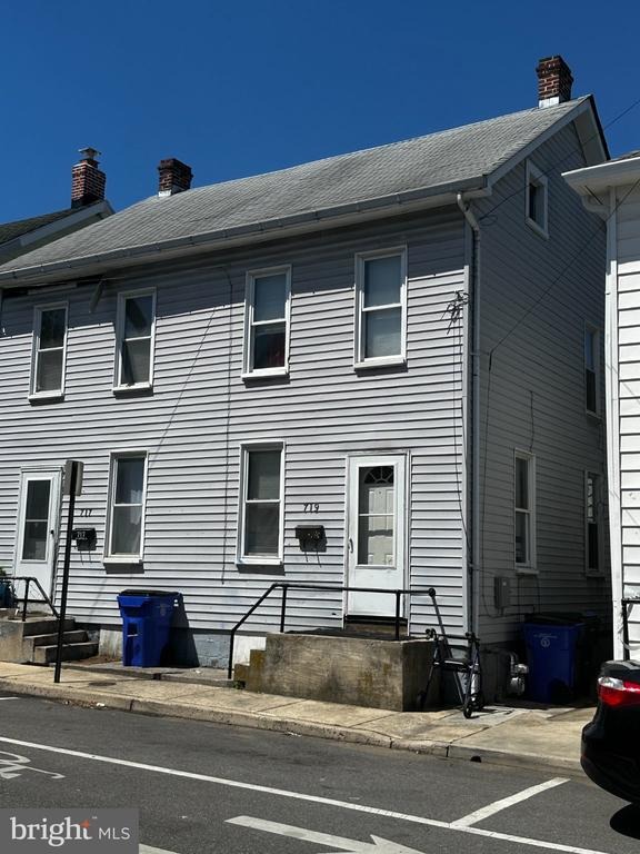 Locust St, Hagerstown, MD 21740