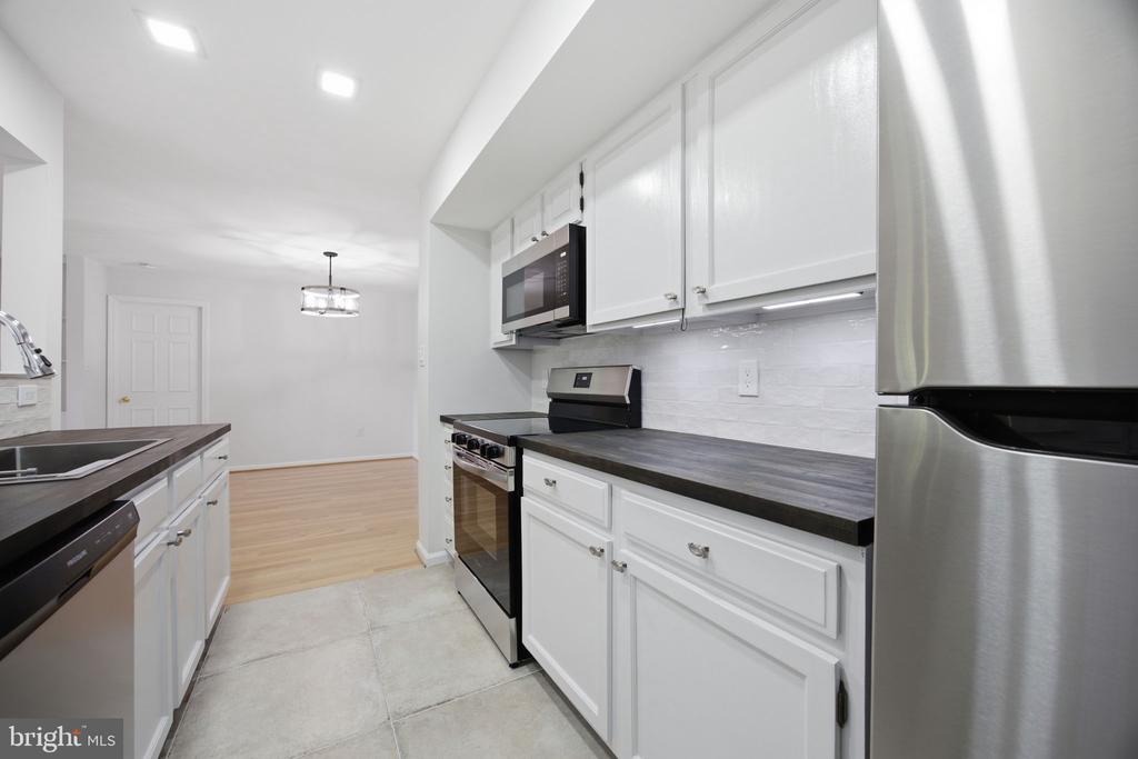 Shadyside Way, Germantown, MD 20874