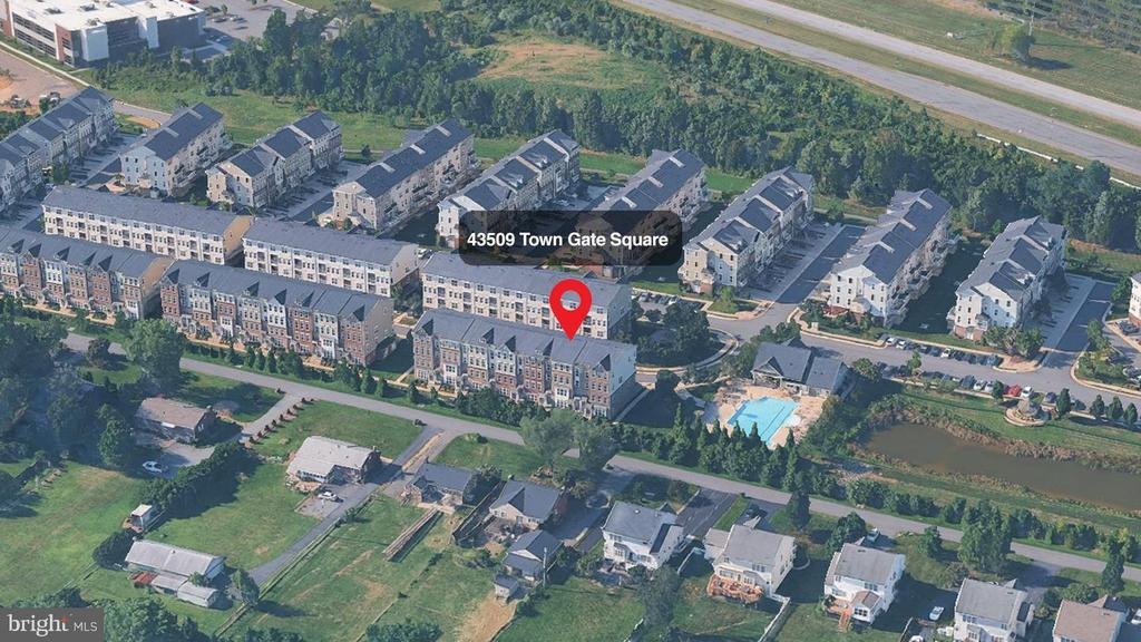 Town Gate Sq, Chantilly, VA 20152 #1