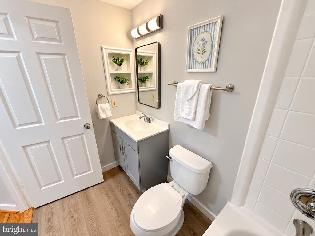 Dosinia Ct, Reston, VA 20191 #1