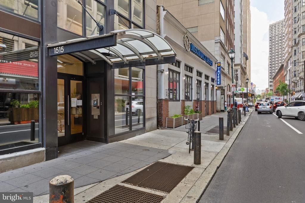 Locust St, Philadelphia, PA 19102