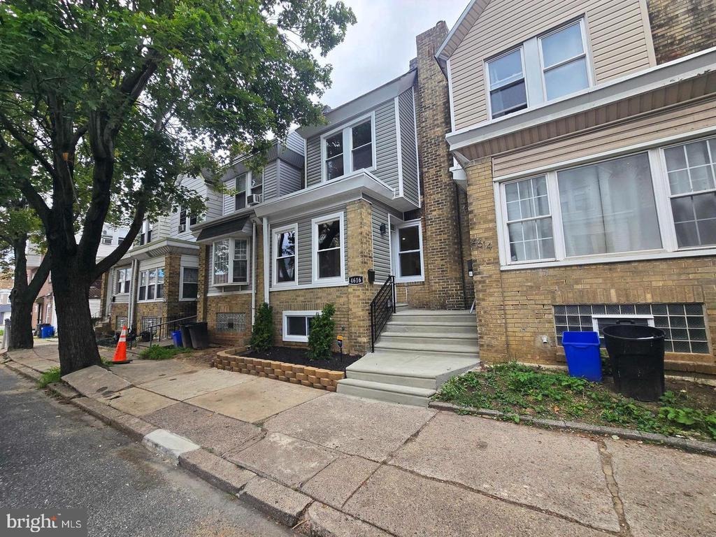 Vista St, Philadelphia, PA 19136 #1