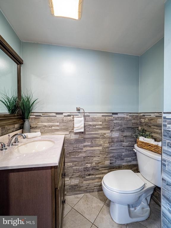Cedar Ln, Trenton, NJ 08610