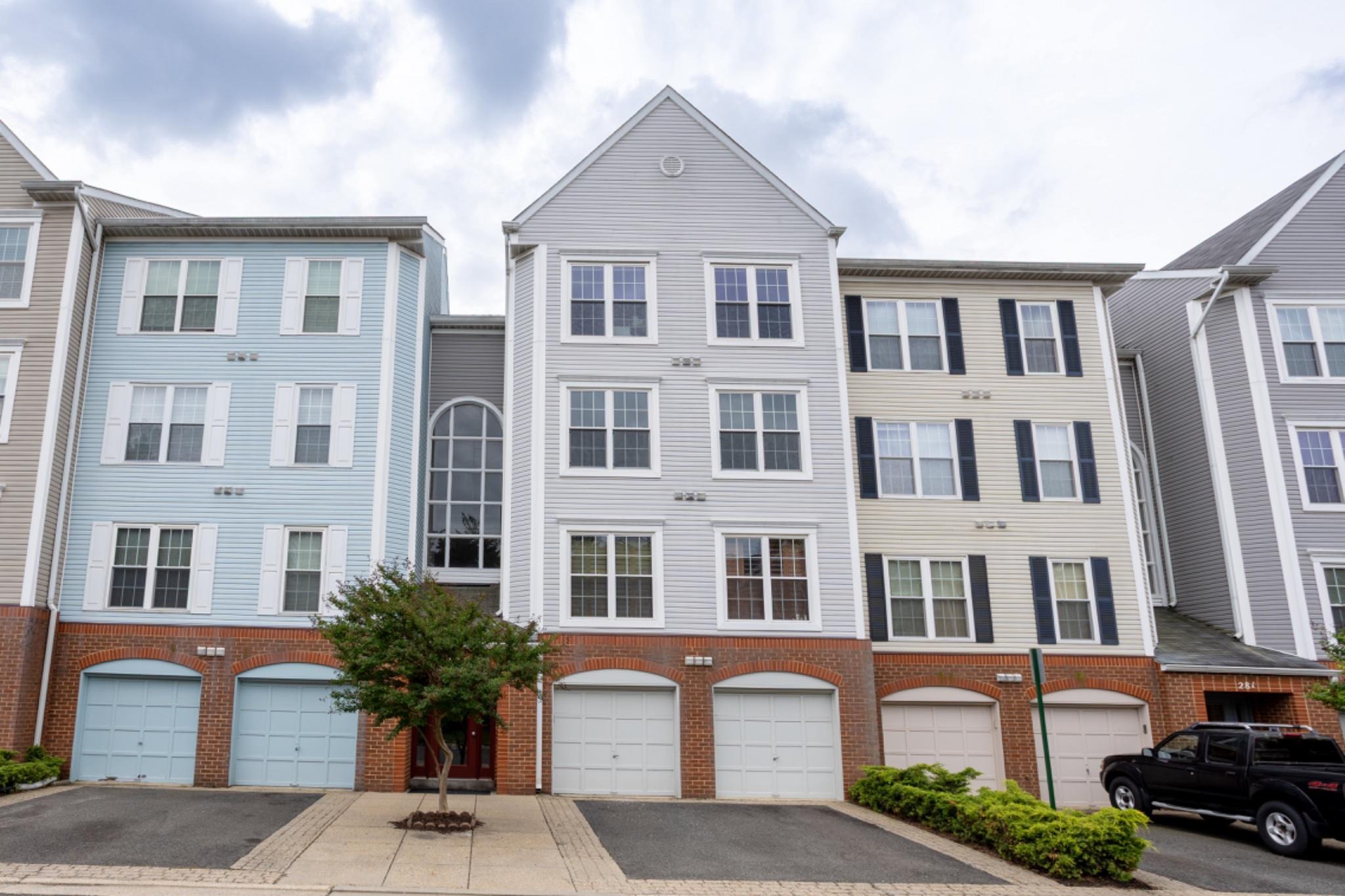 Pickett St, Alexandria, VA 22304 #1