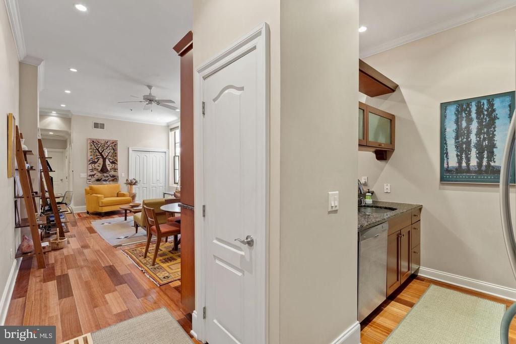 Walnut St, Philadelphia, PA 19103 #1