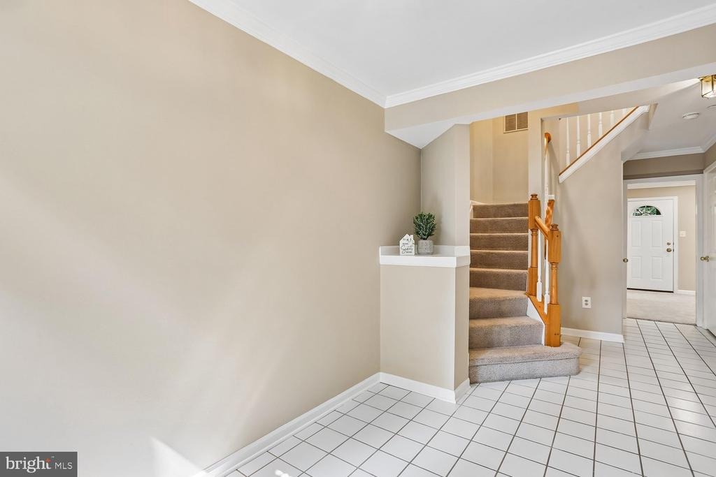 Tiffany Hill Ct, Bethesda, MD 20814