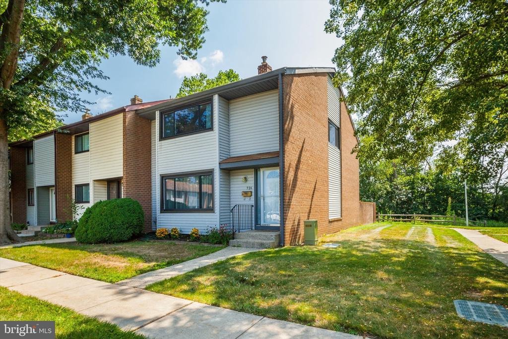 Twin Rivers Dr, East Windsor, NJ 08520