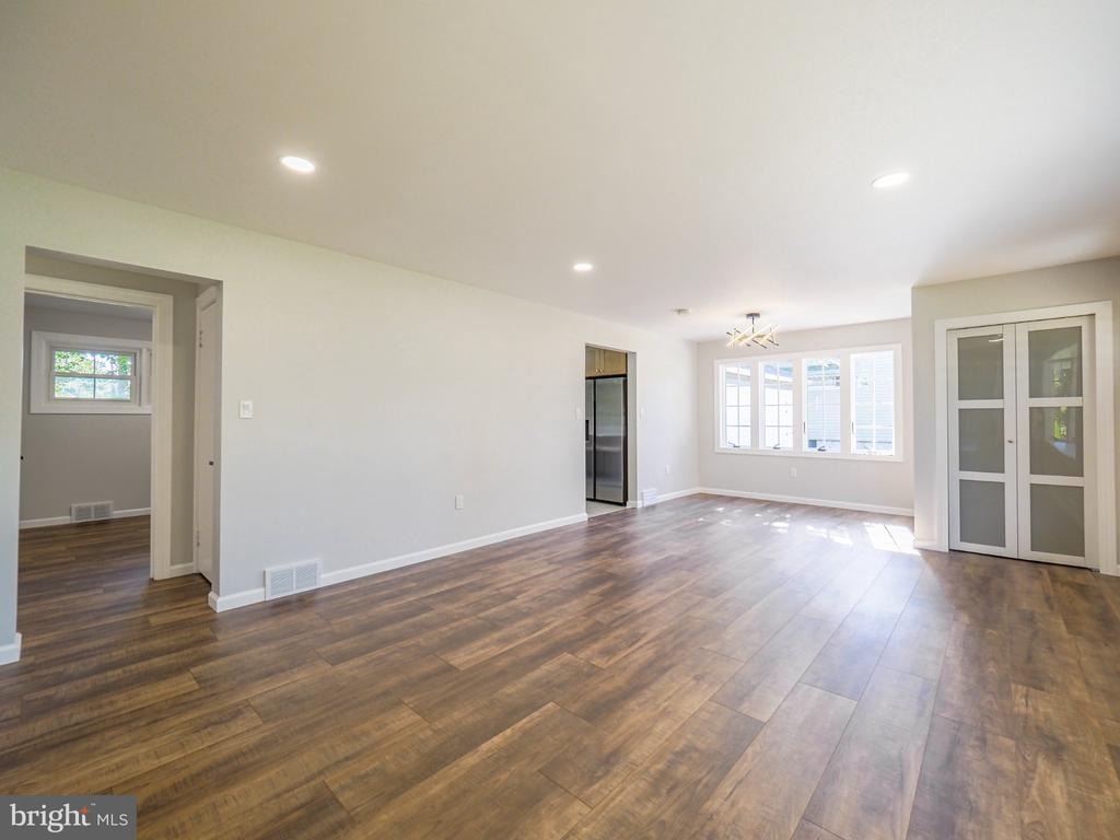 Villanova Dr, Lawrence Township, NJ 08648