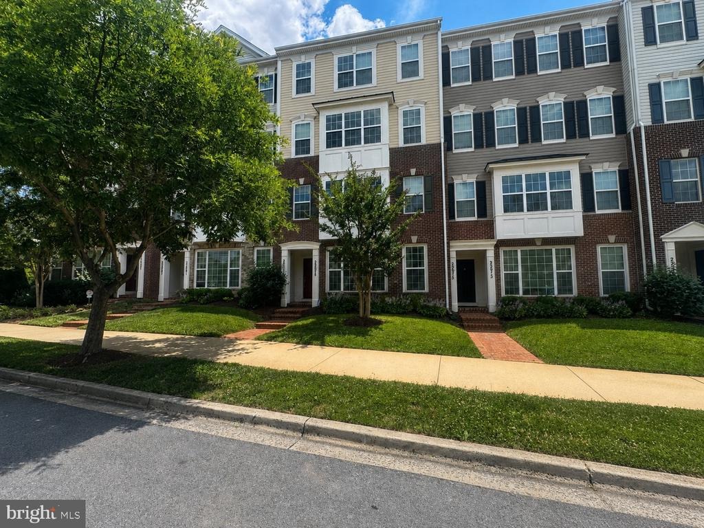 Newcut Rd, Clarksburg, MD 20871