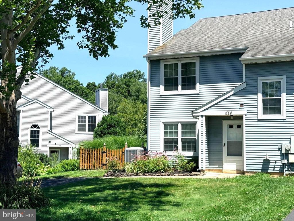 Carousel Cir, Doylestown, PA 18901