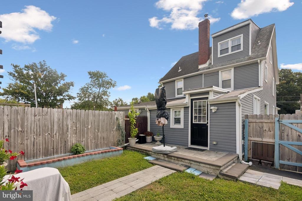 Green St, Mount Holly, NJ 08060