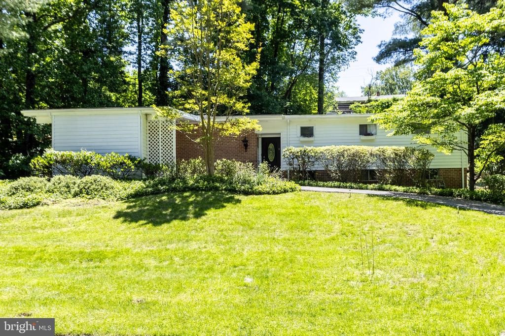 Midfield Rd, Pikesville, MD 21208