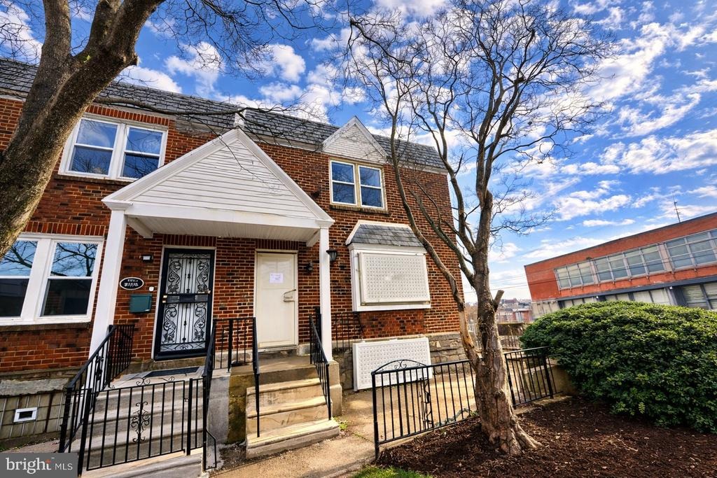 Bayard St, Philadelphia, PA 19150