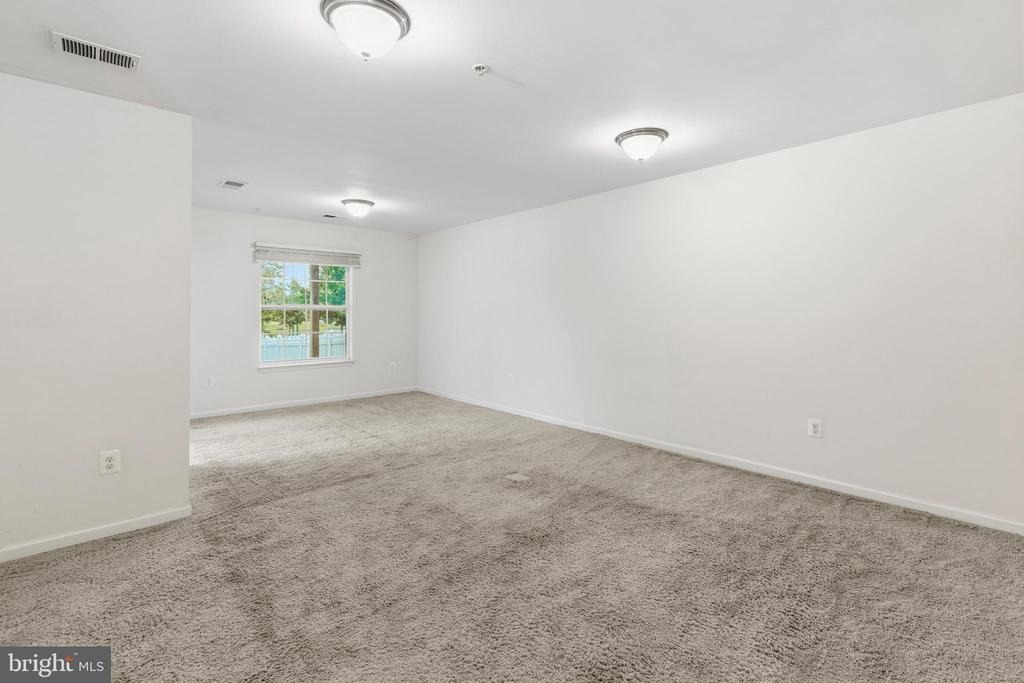 Stansbury Lake Dr, Dundalk, MD 21222 #1