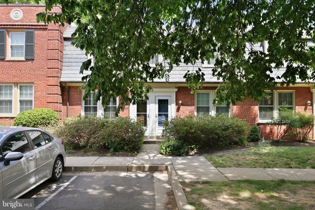 16th St, Arlington, VA 22204 #1