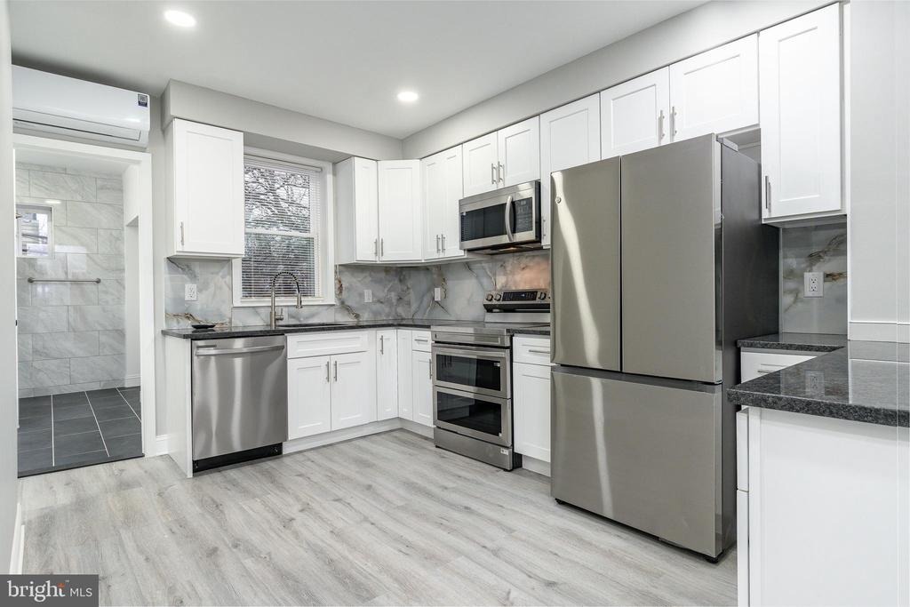 Glenloch St, Philadelphia, PA 19124 #1