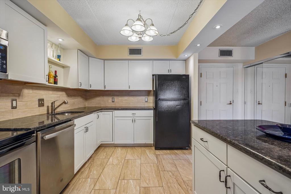 Valley Forge Cir, King Of Prussia, PA 19406