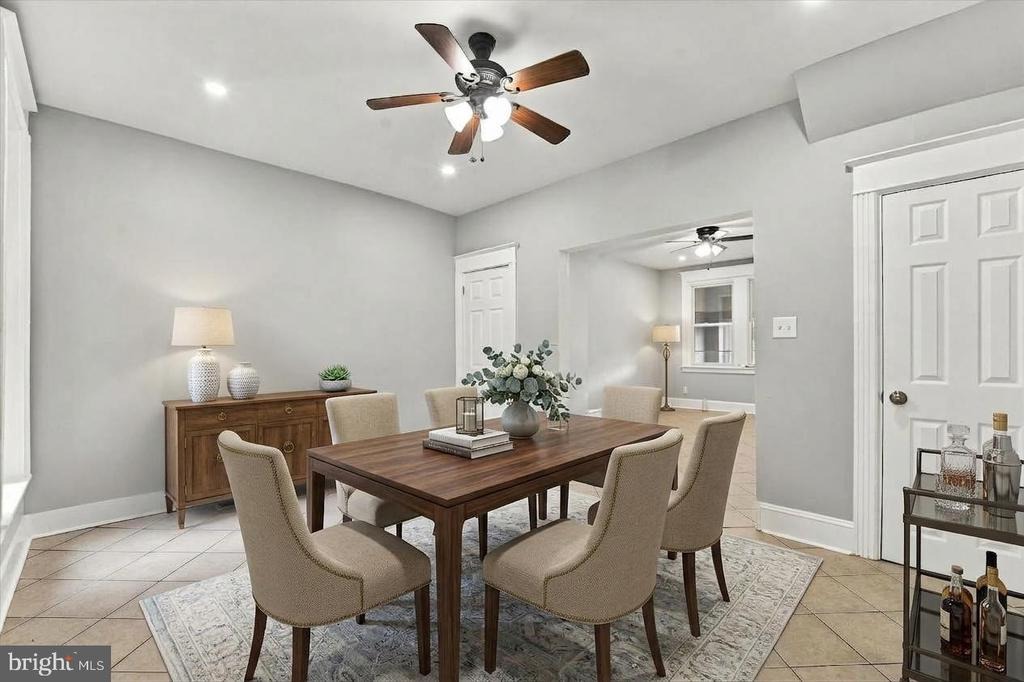 7th St, Philadelphia, PA 19120