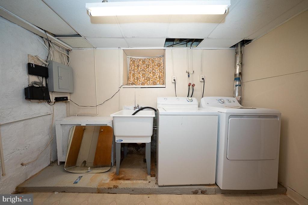 Gerhard St, Philadelphia, PA 19128 #1