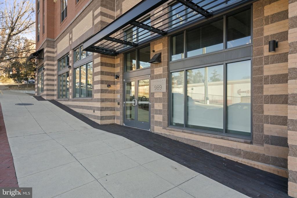 Buchanan St, Arlington, VA 22204 #1