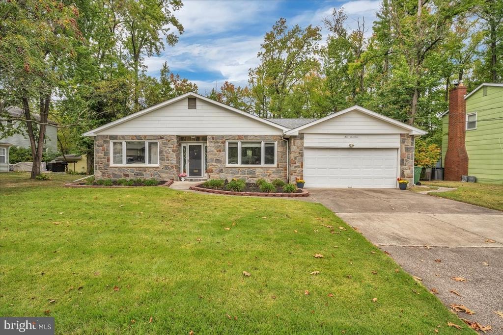 Monmouth Dr, Cherry Hill, NJ 08002