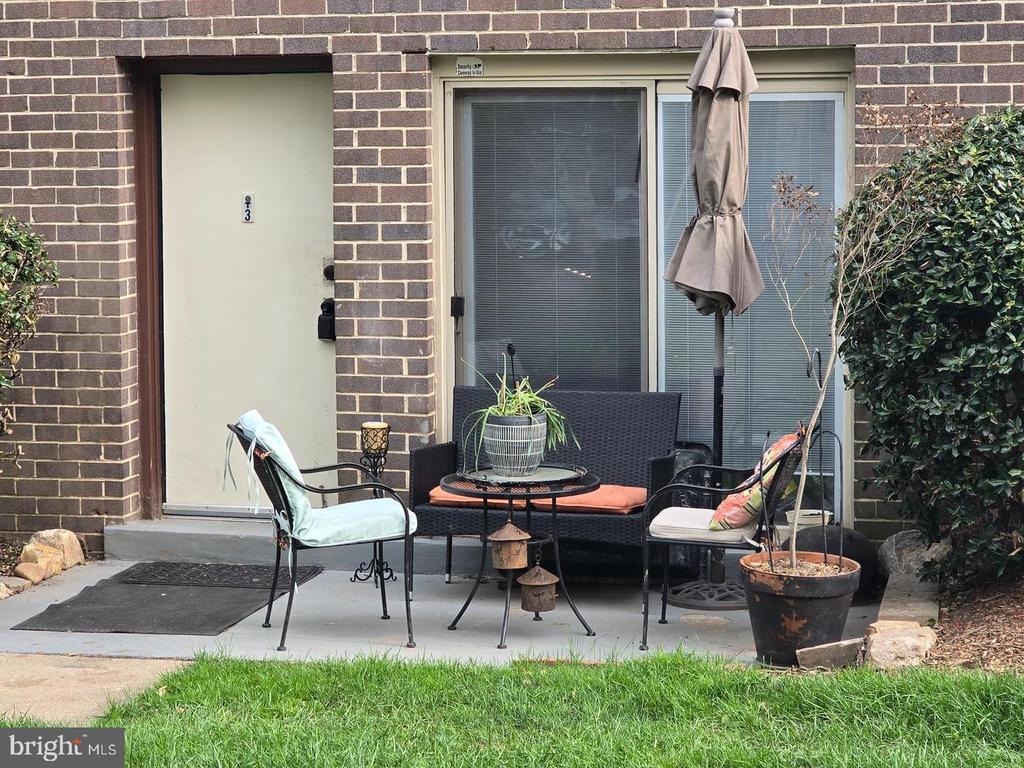 Dara Dr, Woodbridge, VA 22192