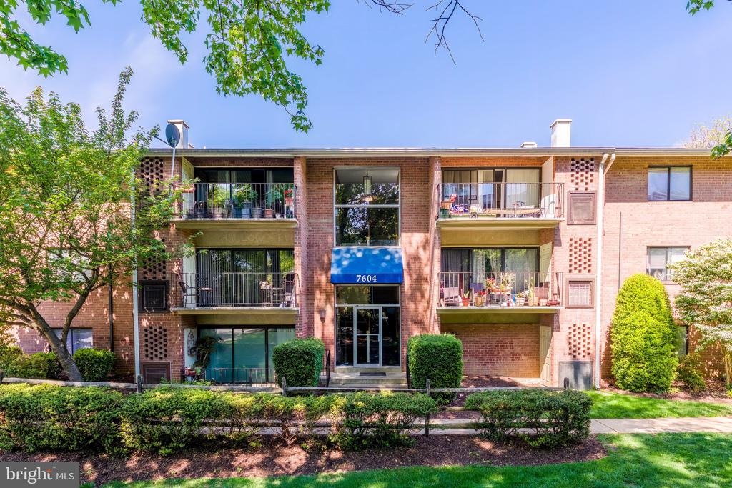Savannah St, Falls Church, VA 22043