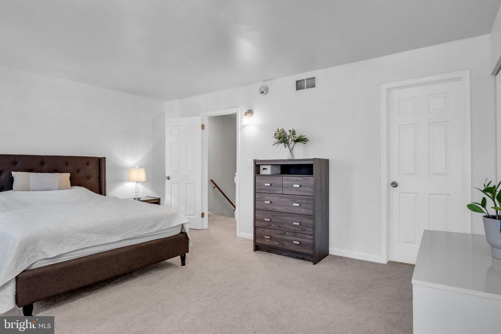 Pond Rd, Harrisburg, PA 17111