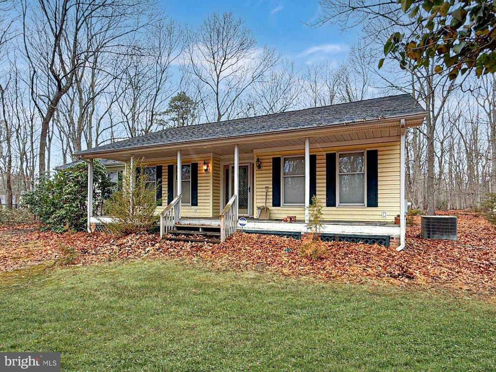 Ivins Dr, New Egypt, NJ 08533