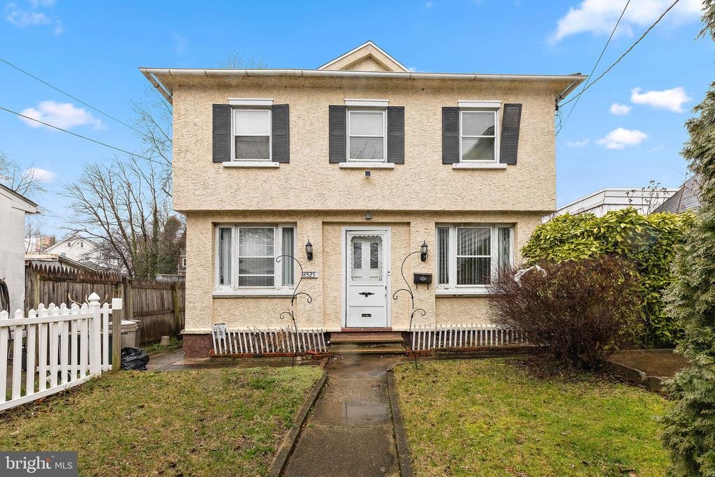 Monroe Ave, Upper Darby, PA 19082