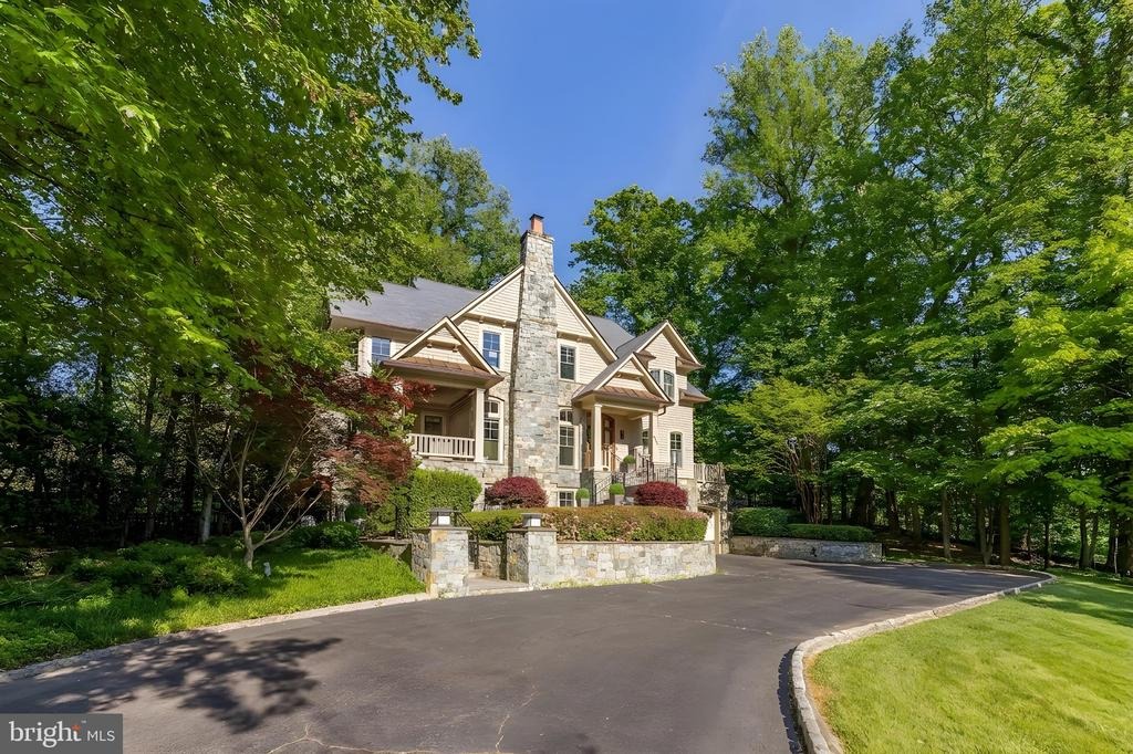 Chalon Dr, Bethesda, MD 20817 #1