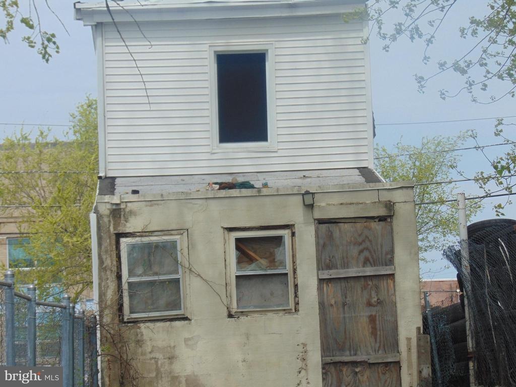 Carman St, Camden, NJ 08105
