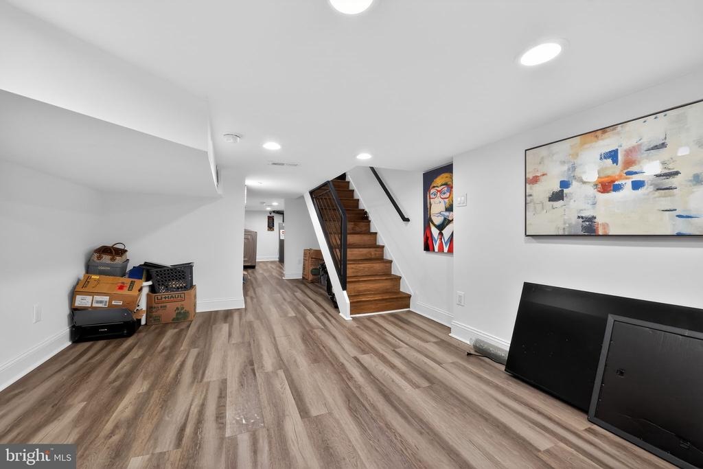 Dudley St, Philadelphia, PA 19145