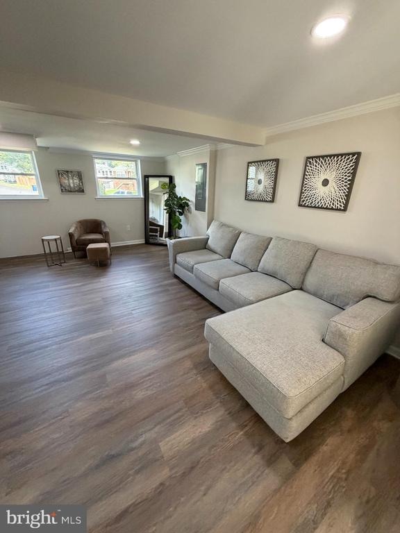 Kentmore Dr, Woodbridge, VA 22193 #1