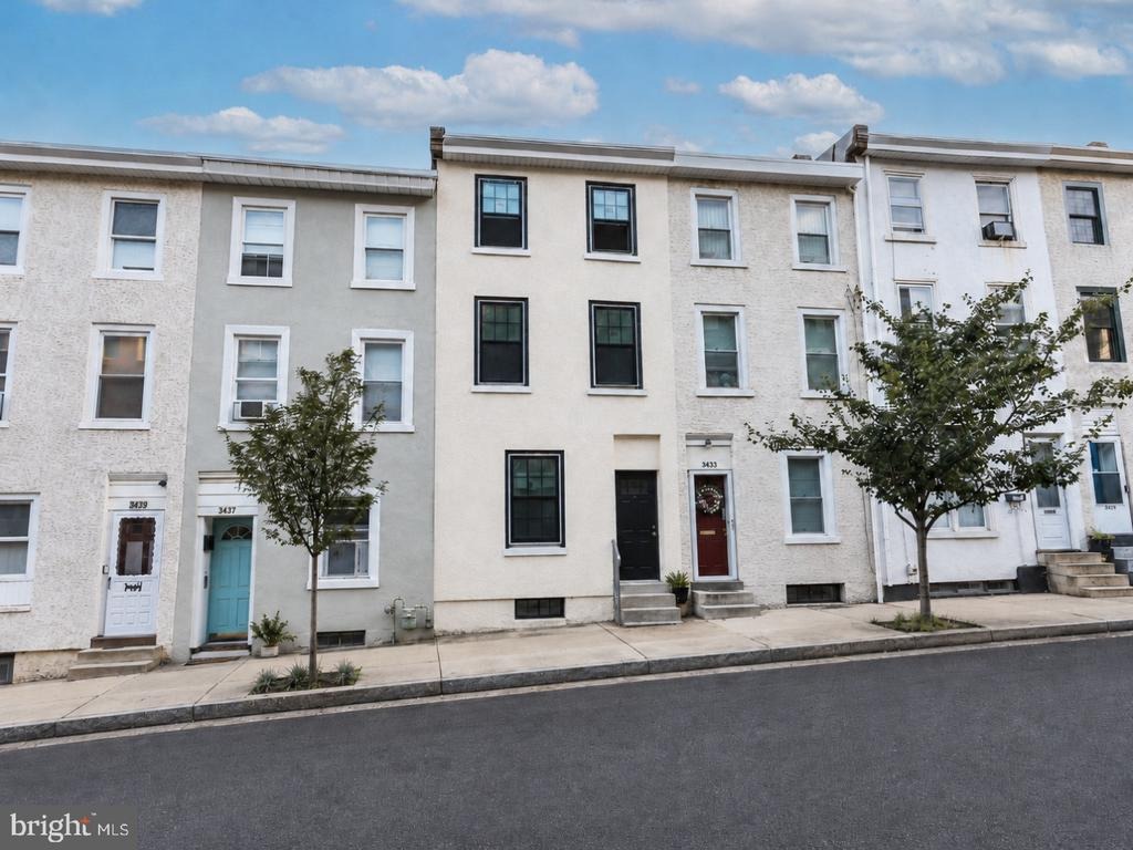 Westmoreland St, Philadelphia, PA 19129