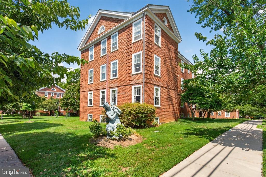 Langley Ct, Washington, DC 20016