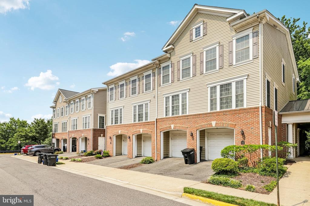 Huntley Creek Pl, Alexandria, VA 22306 #1