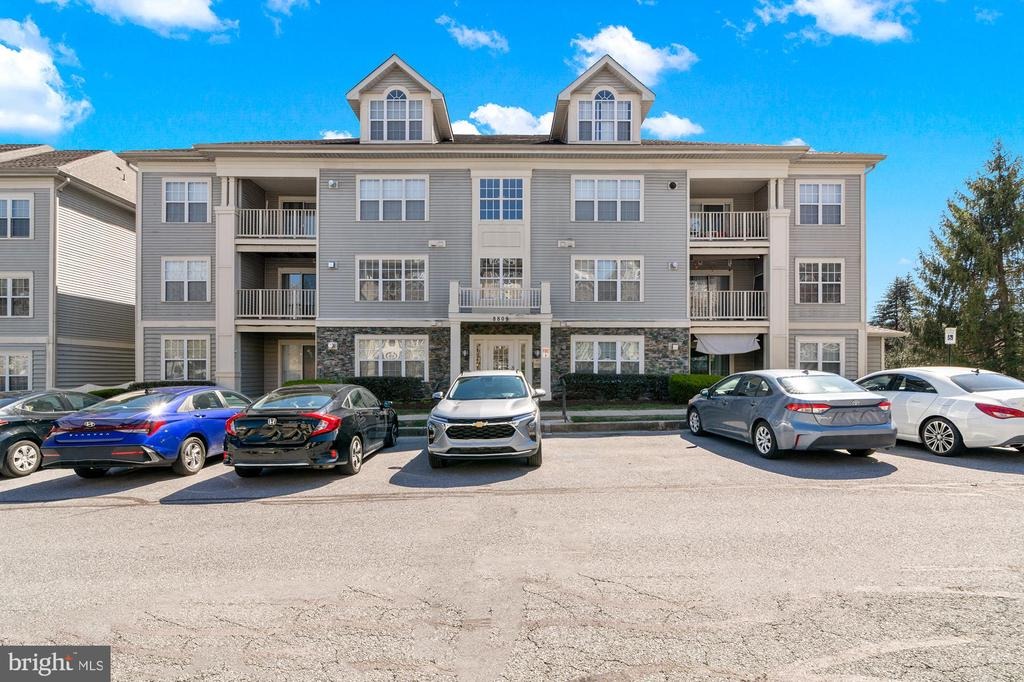 Stone Ridge Cir, Pikesville, MD 21208