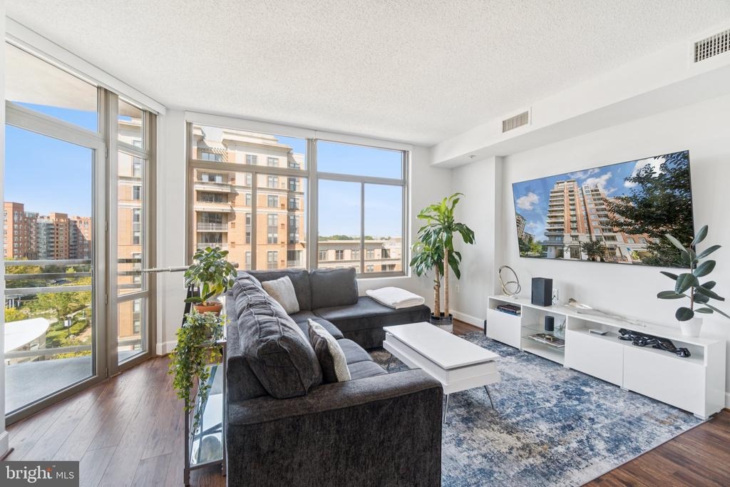 Glebe Rd, Arlington, VA 22202