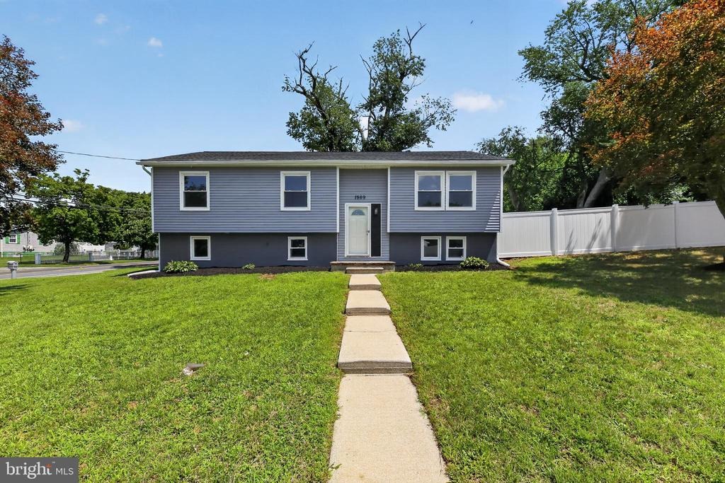 Chestnut Ave, Vineland, NJ 08360