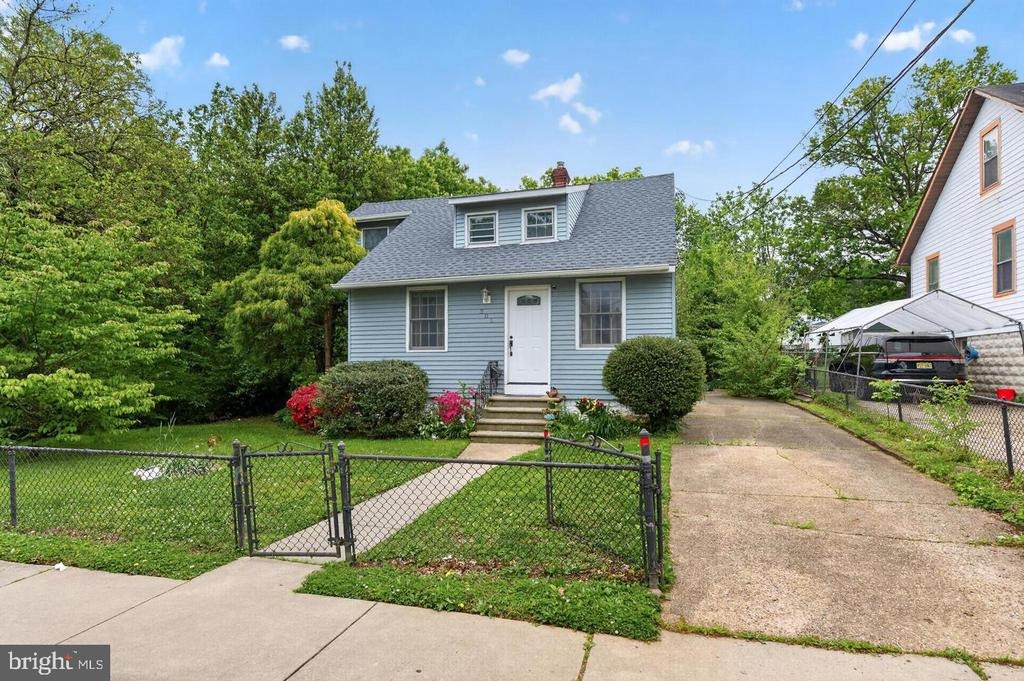 Anna Ave, Maple Shade, NJ 08052