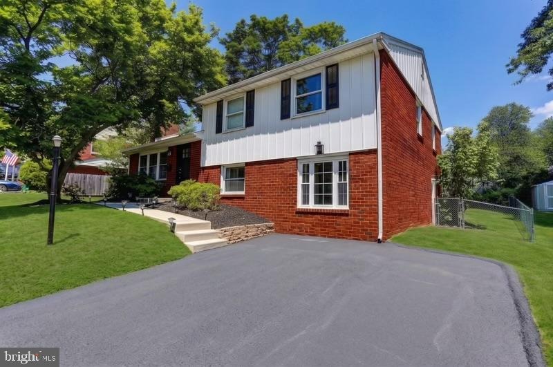 Thompson Ave, Springfield, PA 19064