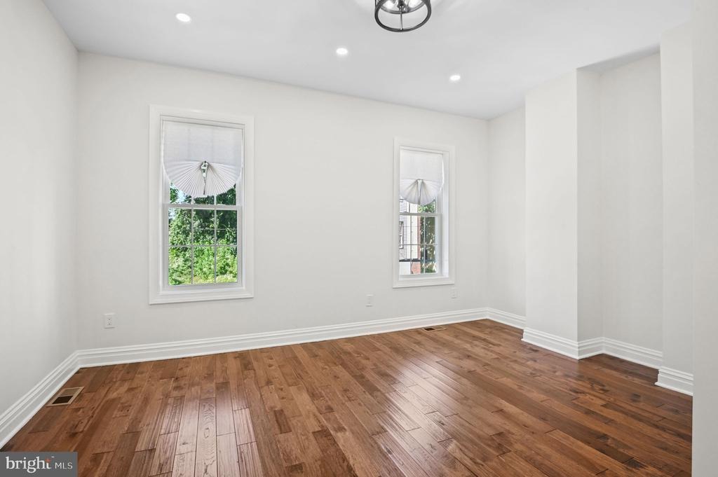 15th St, Philadelphia, PA 19132