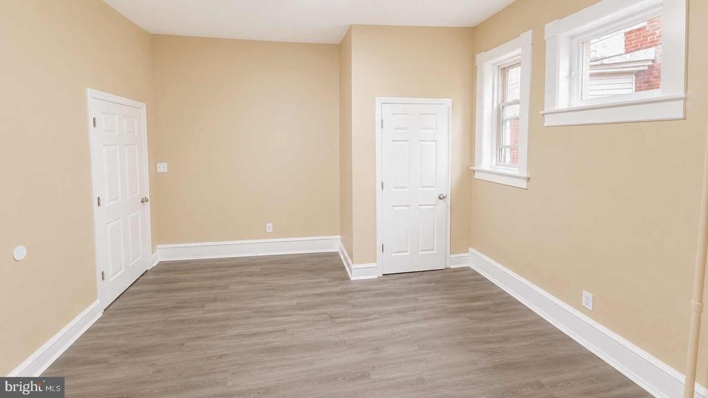 Spring St, Trenton, NJ 08618